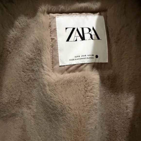 Zara Beige belt puffer jacket with faux fur trim hood size small - Picture 6 of 10